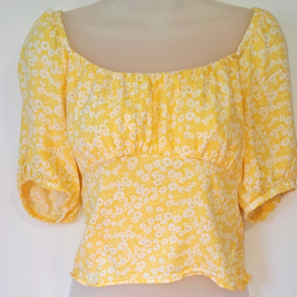 Kirious Los Angeles Crop Top Medium Yellow Ditzy Floral Smocked Tie Back